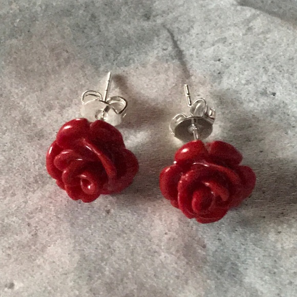 New! Red Rose Stud Earrings - Picture 3 of 8